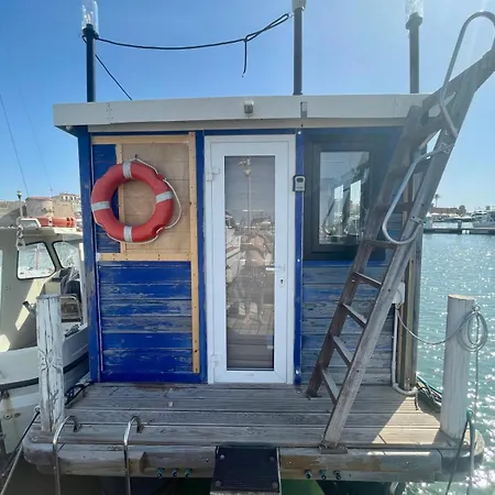 Hoceanika Houseboat *