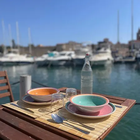 Hoceanika Houseboat 船上ホテル アルゲーロ
