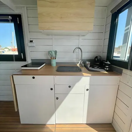船上ホテル Hoceanika Houseboat アルゲーロ
