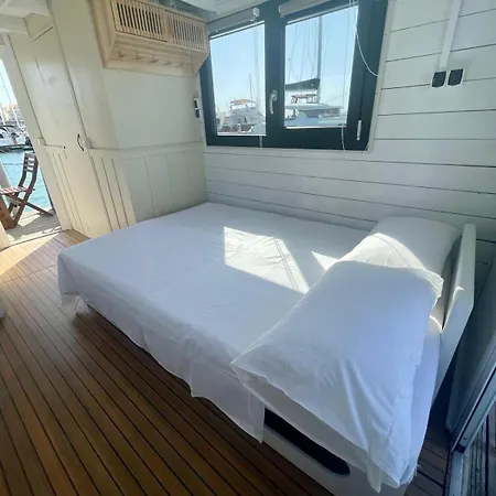 船上ホテル Hoceanika Houseboat アルゲーロ
