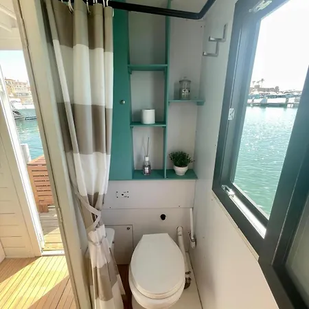 Hoceanika Houseboat 船上ホテル アルゲーロ